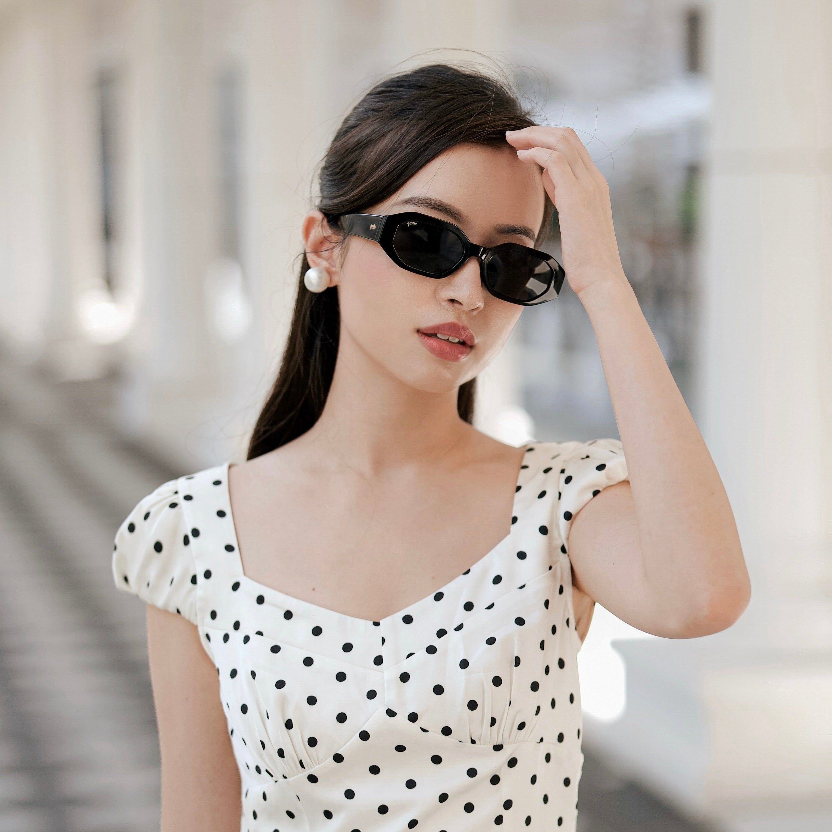 VICTORIA (BLACK)